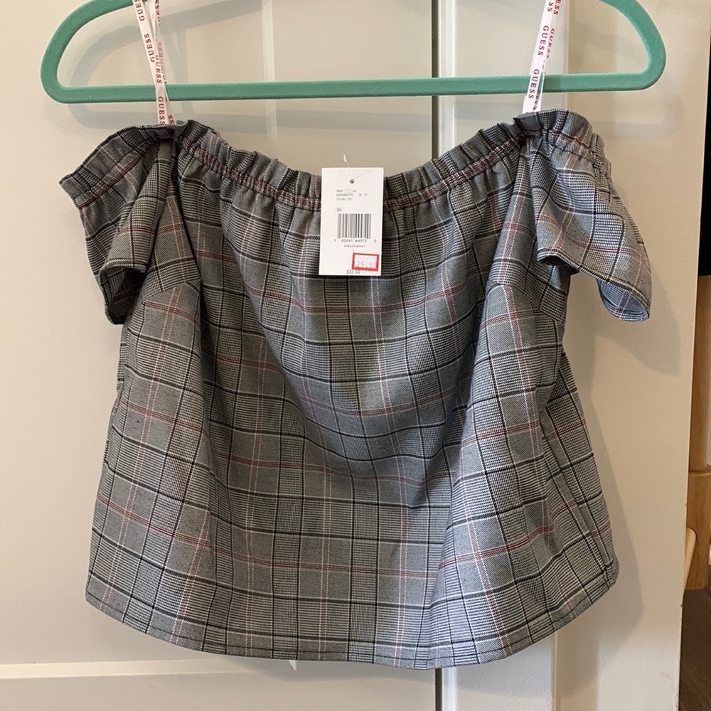 Guess off the shoulder short sleeve top